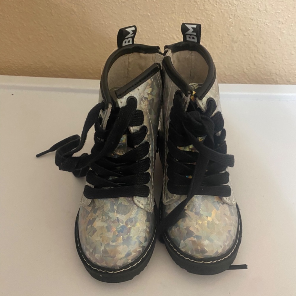 Toddler boots - Picture 2 of 2